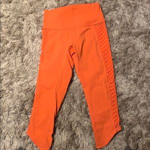 Lululemon size 6 cropped leggings